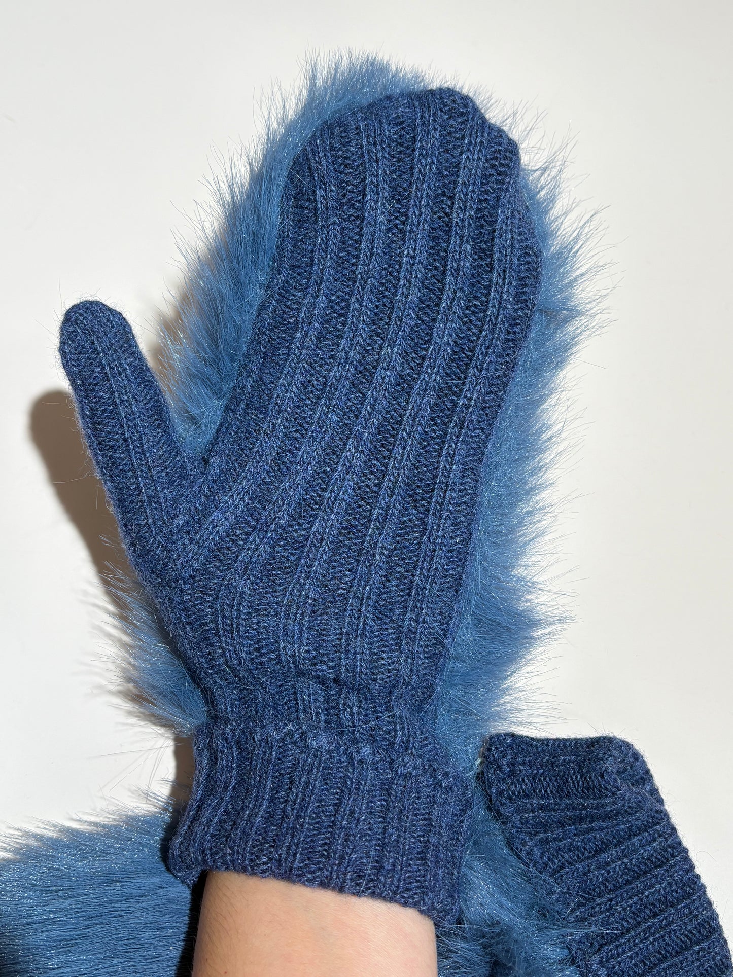 Muffole in lana con pelliccia / Alpo