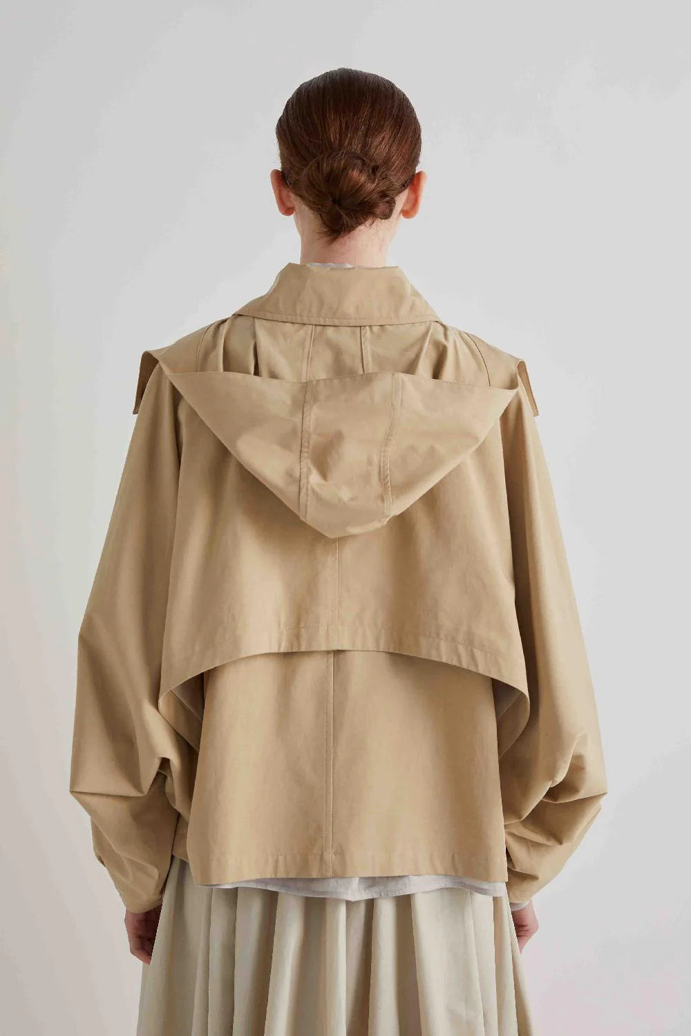 Trench corto con cappuccio staccabile / MeiMeij