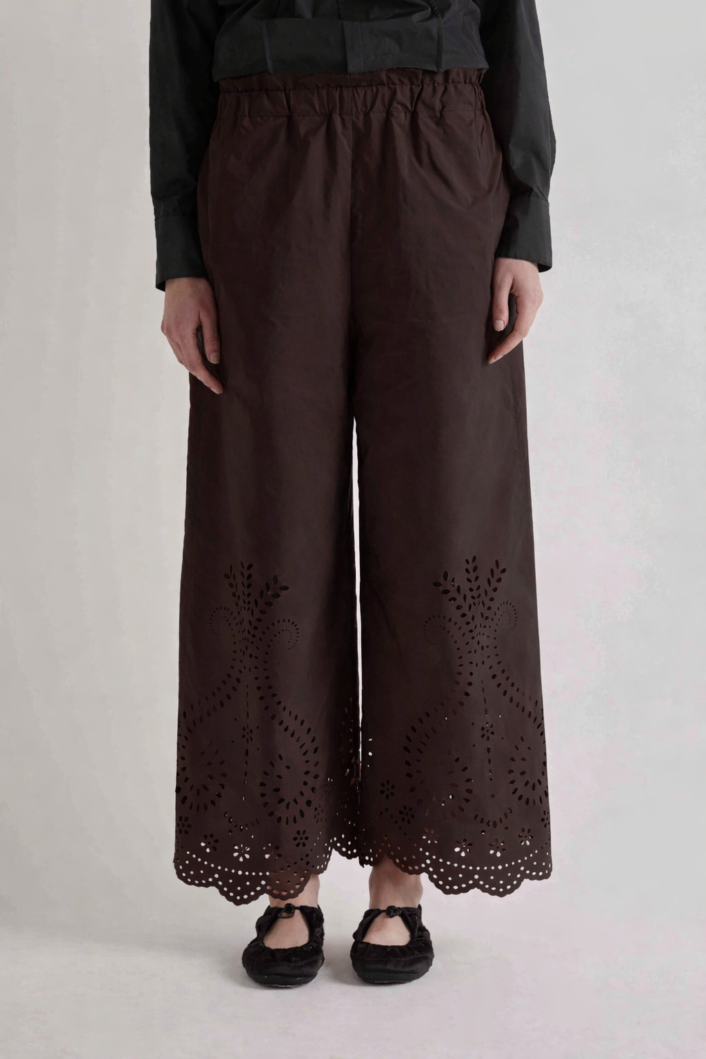 Pantalone con motivo e orlo laserato / MeiMeij