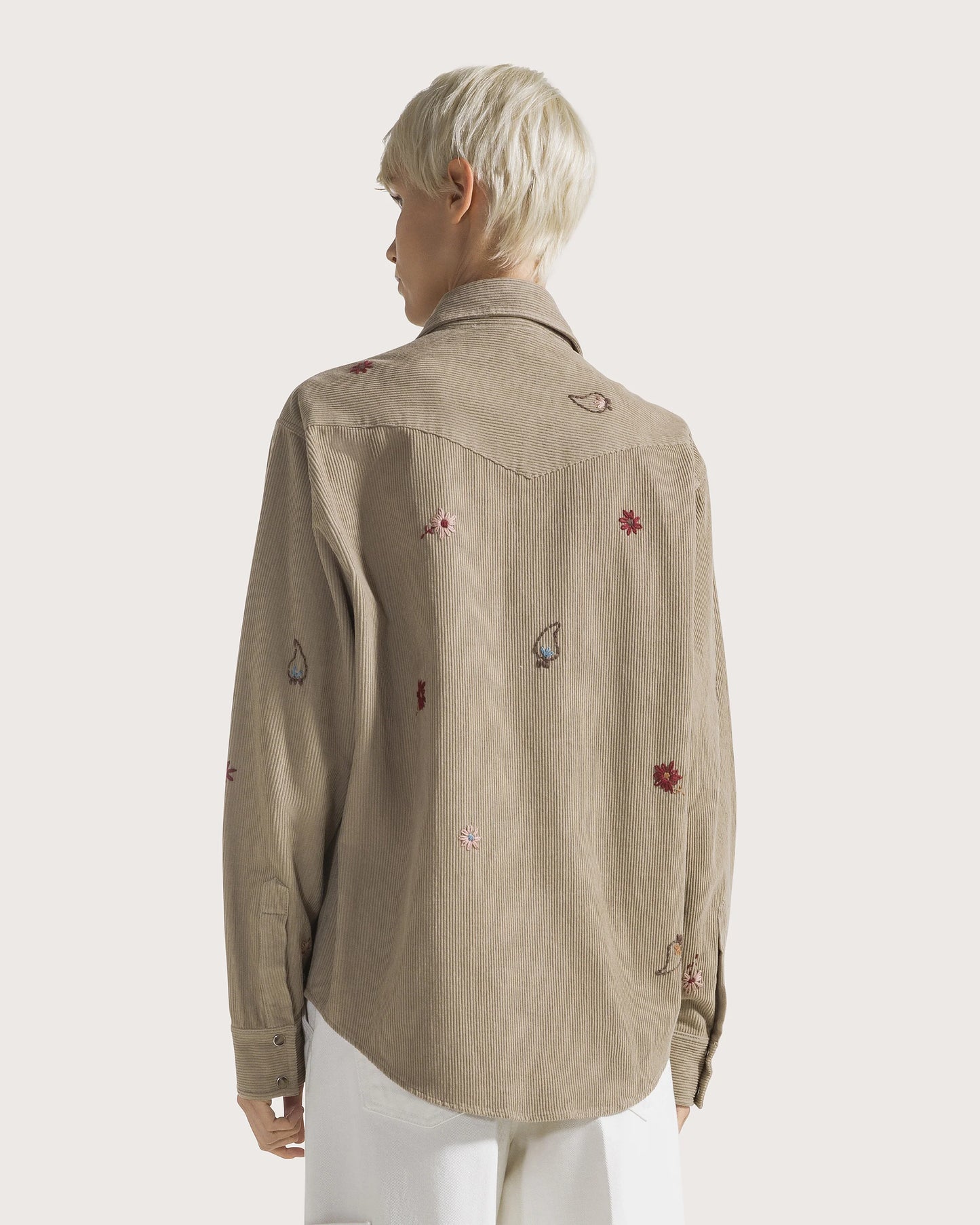 Camicia in velluto millerighe ricamata