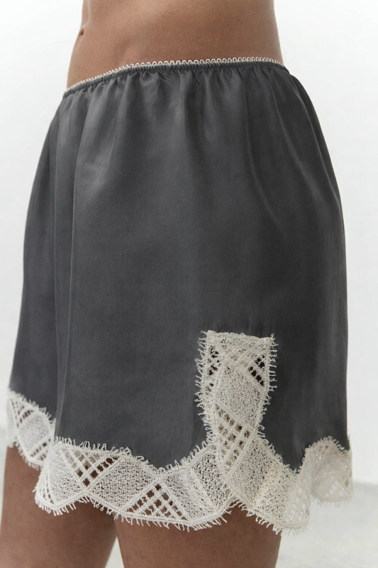 Shorts in twill di seta con pizzo / Alysi
