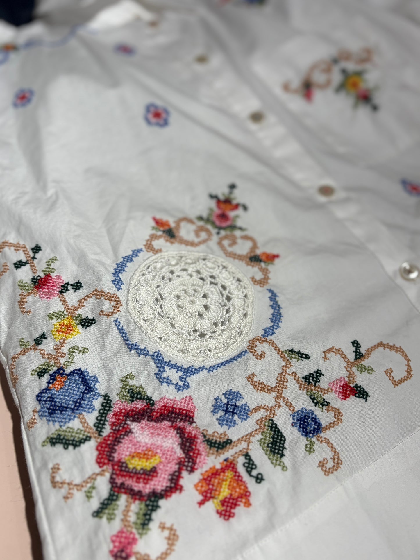 Camicia in cotone con ricamo punto croce / 19.70