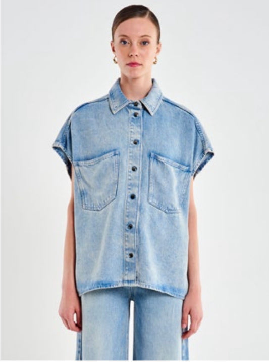 Camicia smanicata effetto denim / SoloTre