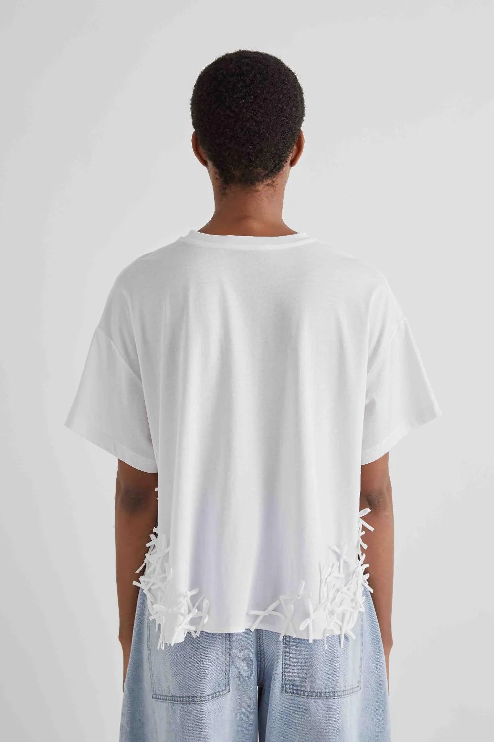 T-Shirt con fiocchi applicati / MeiMeij