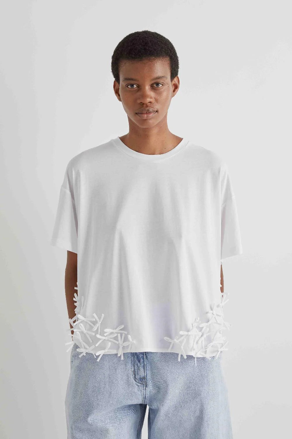 T-Shirt con fiocchi applicati / MeiMeij